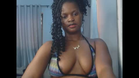 Snapshot of cum_ebony_petitxx chatting on 05.11.26 cath online show from 05.11.26