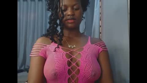 Snapshot of cum_ebony_petitxx chatting on 05.12.26 cath online show from 05.12.26