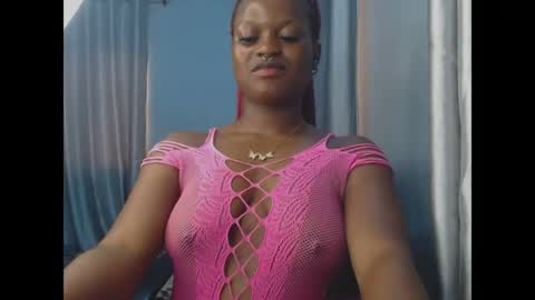 Snapshot of cum_ebony_petitxx chatting on 05.16.26 cath online show from 05.16.26