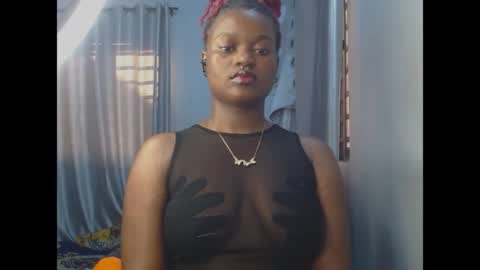 Snapshot of cum_ebony_petitxx chatting on 05.23.26 cath online show from 05.23.26