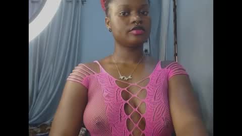 Snapshot of cum_ebony_petitxx chatting on 05.26.26 cath online show from 05.26.26