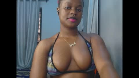 Snapshot of cum_ebony_petitxx chatting on 05.28.26 cath online show from 05.28.26