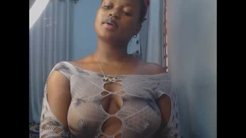 Snapshot of cum_ebony_petitxx chatting on 05.31.26 cath online show from 05.31.26