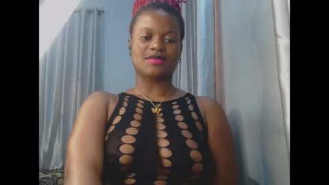 Snapshot of cum_ebony_petitxx chatting on 06.05.26 cath online show from 06.05.26