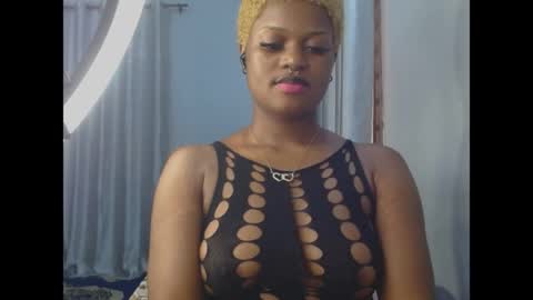 Snapshot of cum_ebony_petitxx chatting on 06.10.26 cath online show from 06.10.26