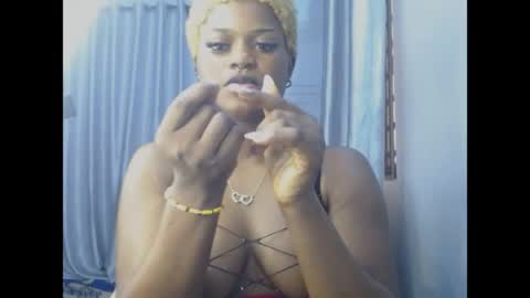 Snapshot of cum_ebony_petitxx chatting on 06.14.26 cath online show from 06.14.26