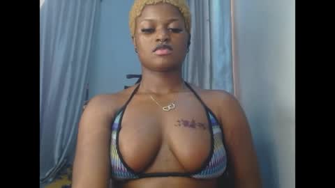 Snapshot of cum_ebony_petitxx chatting on 06.18.26 cath online show from 06.18.26