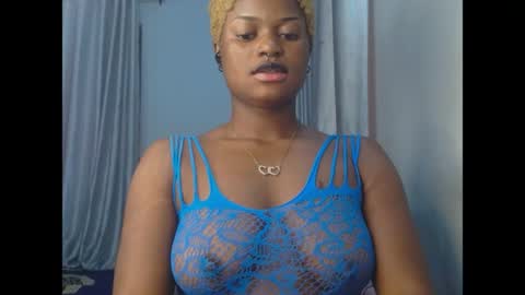 Snapshot of cum_ebony_petitxx chatting on 06.20.26 cath online show from 06.20.26