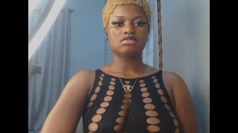 Snapshot of cum_ebony_petitxx chatting on 06.24.26 cath online show from 06.24.26