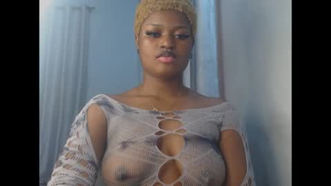 Snapshot of cum_ebony_petitxx chatting on 06.29.26 cath online show from 06.29.26