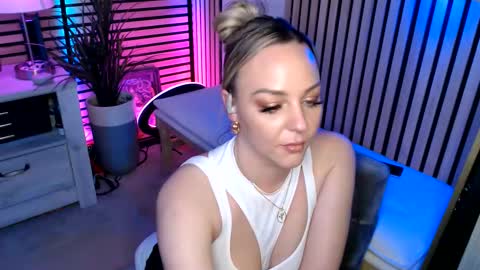 Snapshot of cumguzzlingskank chatting on 04.06.26 cumguzzlingskank online show from 04.06.26