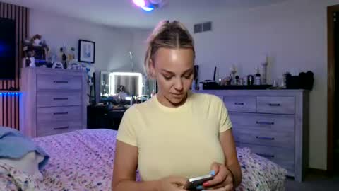 Snapshot of cumguzzlingskank chatting on 06.18.26 cumguzzlingskank online show from 06.18.26