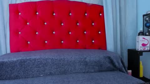 Snapshot of cumming_tiffani chatting on 02.19.25 cumming tiffani online show from 02.19.25