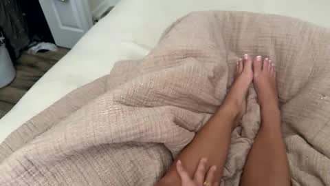 Snapshot of cummonnmeeeee chatting on 04.04.26 cummonnmeeeee online show from 04.04.26