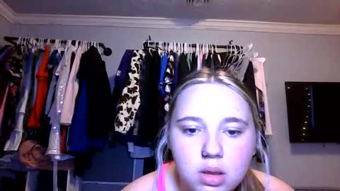 Snapshot of cuntycassie chatting on 05.13.26 cuntycassie online show from 05.13.26