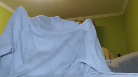 Im Lee. Say Hey Im very social. online show from 01.14.25