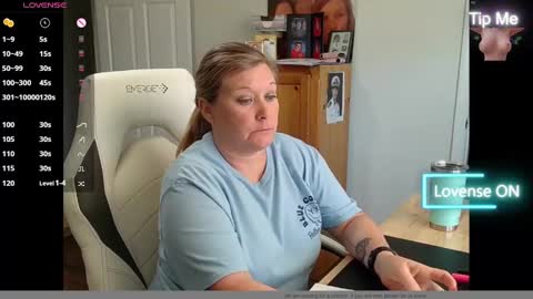 Snapshot of curiouscouple3143 chatting on 02.25.25 curious couple online show from 02.25.25