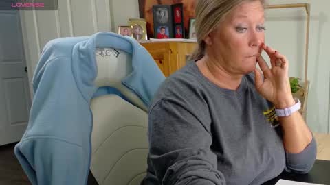 Snapshot of curiouscouple3143 chatting on 12.17.25 curious couple online show from 12.17.25