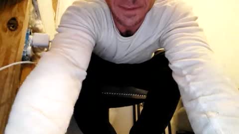 Snapshot of curiousguyhere6 chatting on 11.30.25 curiousguyhere6 online show from 11.30.25