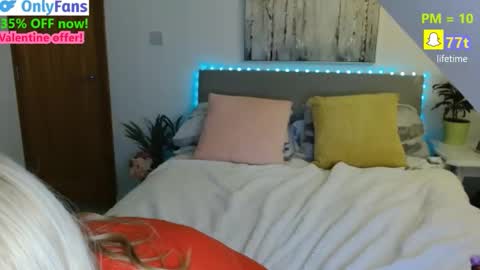 Snapshot of curiousneighbour chatting on 02.15.26 FREE Instagram dancingneighbour online show from 02.15.26