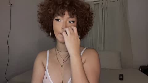 Snapshot of curls_emma chatting on 01.20.25 Emma online show from 01.20.25