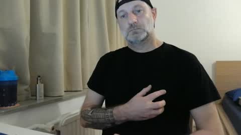 Snapshot of curman85 chatting on 12.27.24 Curman85 online show from 12.27.24