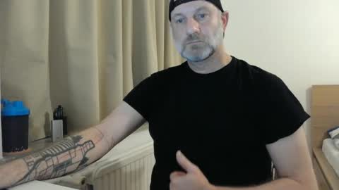 Snapshot of curman85 chatting on 01.18.25 Curman85 online show from 01.18.25