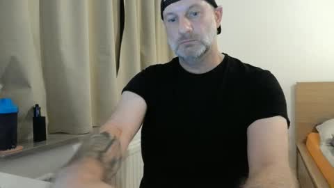 Snapshot of curman85 chatting on 01.25.25 Curman85 online show from 01.25.25