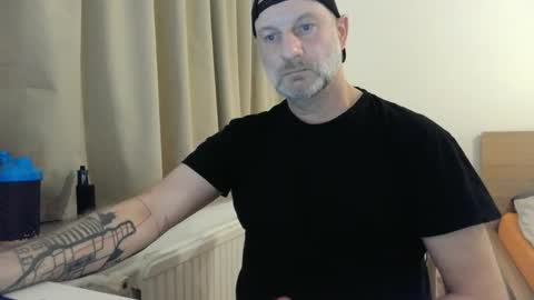 Snapshot of curman85 chatting on 01.27.25 Curman85 online show from 01.27.25