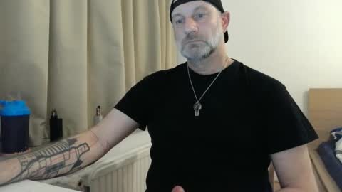 Snapshot of curman85 chatting on 03.08.25 Curman85 online show from 03.08.25