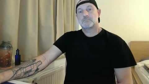 Snapshot of curman85 chatting on 10.18.25 Curman85 online show from 10.18.25