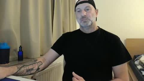 Snapshot of curman85 chatting on 10.27.25 Curman85 online show from 10.27.25