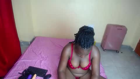 Snapshot of curvey_goddes chatting on 03.01.26 curvey_goddes online show from 03.01.26