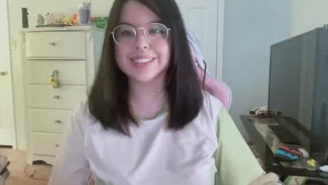 Emmie online show from 01.10.26