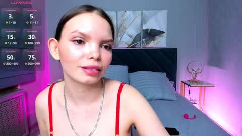 Snapshot of curvy_dynamite chatting on 02.21.25 Sammy online show from 02.21.25