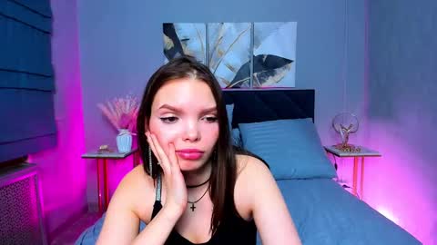 Snapshot of curvy_dynamite chatting on 02.26.25 Sammy online show from 02.26.25