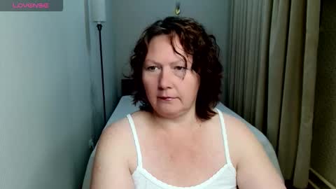 Snapshot of curvy_girlz chatting on 09.09.25 curvy_girlz online show from 09.09.25