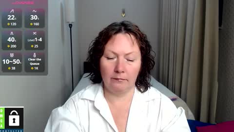Snapshot of curvy_girlz chatting on 09.28.25 curvy_girlz online show from 09.28.25