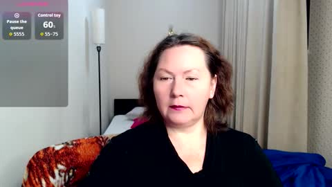 Snapshot of curvy_girlz chatting on 10.10.25 curvy_girlz online show from 10.10.25