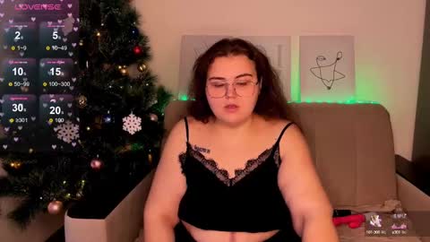 Snapshot of curvy_janie chatting on 12.13.24 Jane online show from 12.13.24