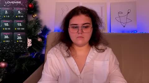 Snapshot of curvy_janie chatting on 12.17.24 Jane online show from 12.17.24