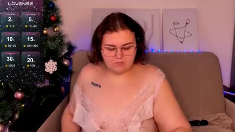 Snapshot of curvy_janie chatting on 12.24.24 Jane online show from 12.24.24