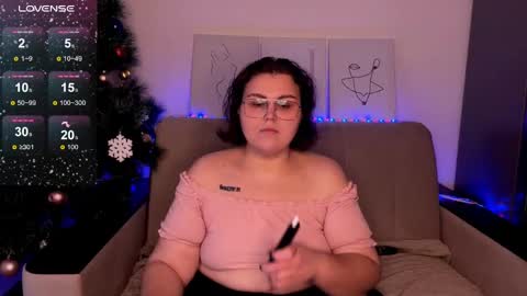 Snapshot of curvy_janie chatting on 12.27.24 Jane online show from 12.27.24