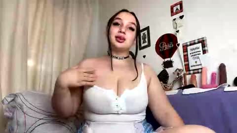 curvybombb online show from 09.29.25