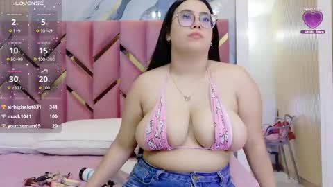 Snapshot of curvybuffgirl chatting on 06.28.26 Michel online show from 06.28.26