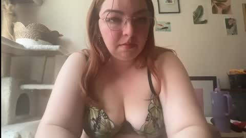 Snapshot of curvycate127 chatting on 03.17.26 Cate online show from 03.17.26