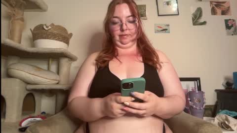 Snapshot of curvycate127 chatting on 05.07.26 Cate online show from 05.07.26