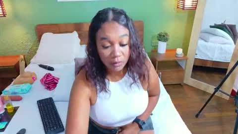 Danna online show from 10.20.25