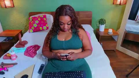 Snapshot of curvyebonyy_ chatting on 05.16.26 Danna online show from 05.16.26
