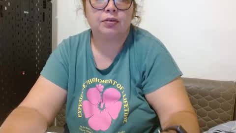 Snapshot of curvymomylore chatting on 05.25.26 Lore online show from 05.25.26